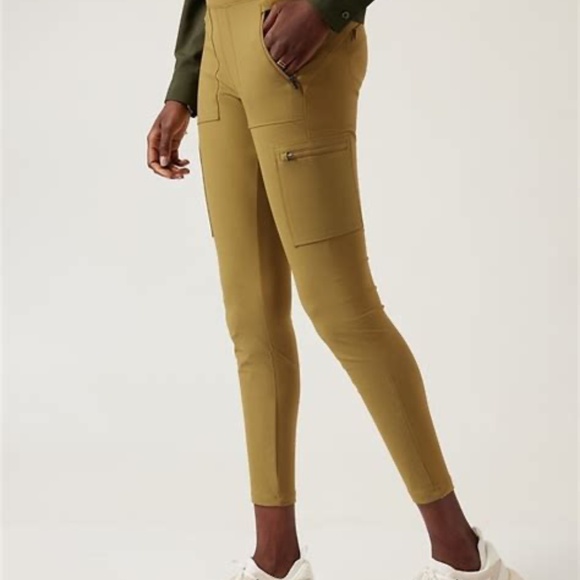 NWT Women's Athleta Headlands Hybrid Cargo Tight, Size 14 - Picture 6 of 12